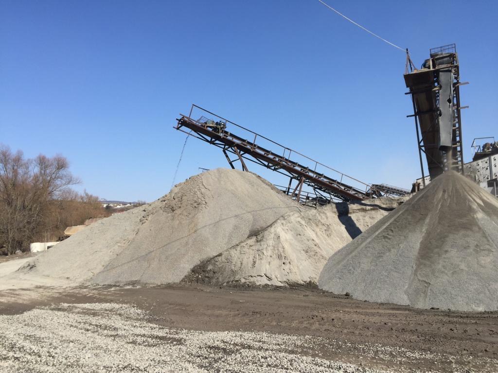 Ballast quarry